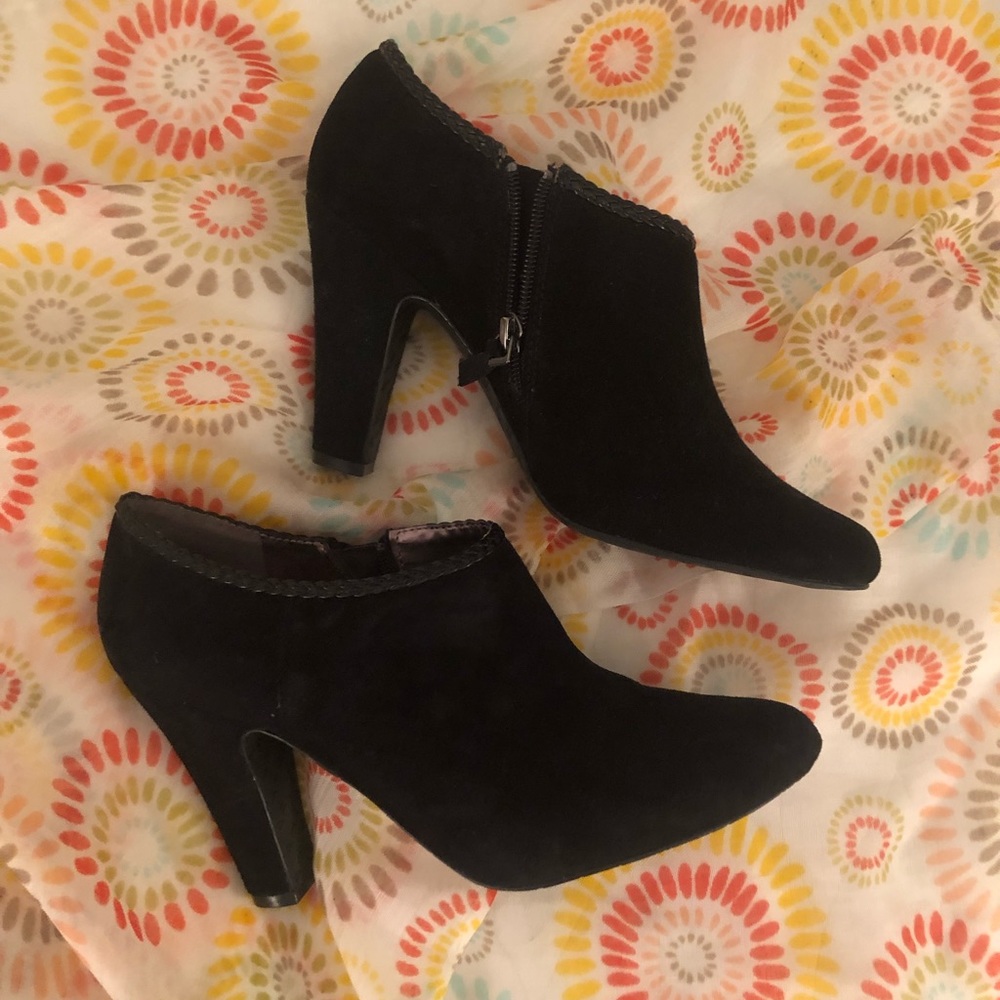 Tahari Low Cut Ankle Booties